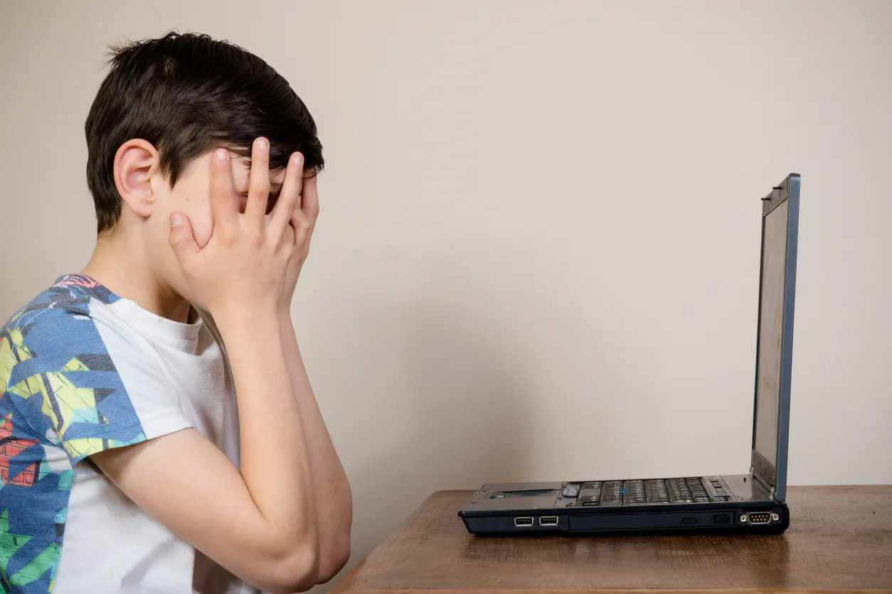 Faut-il parler du porno à ses enfants ? Et comment ?