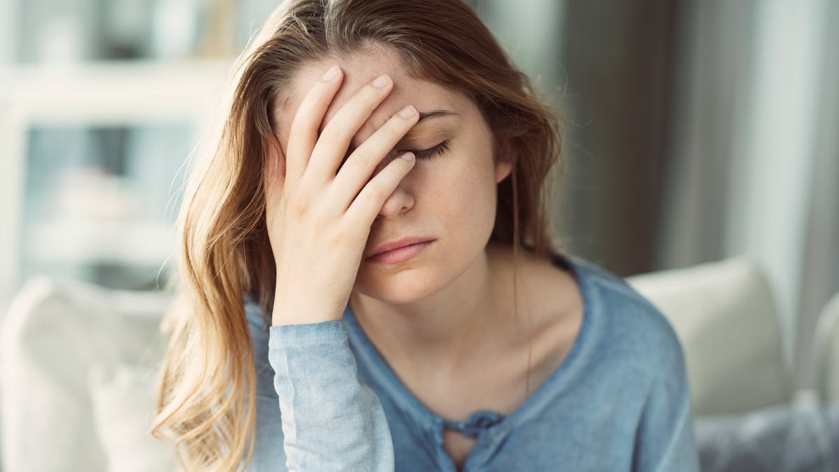 Migraine chez l'ado : causes, symptômes et traitement | Santé Magazine