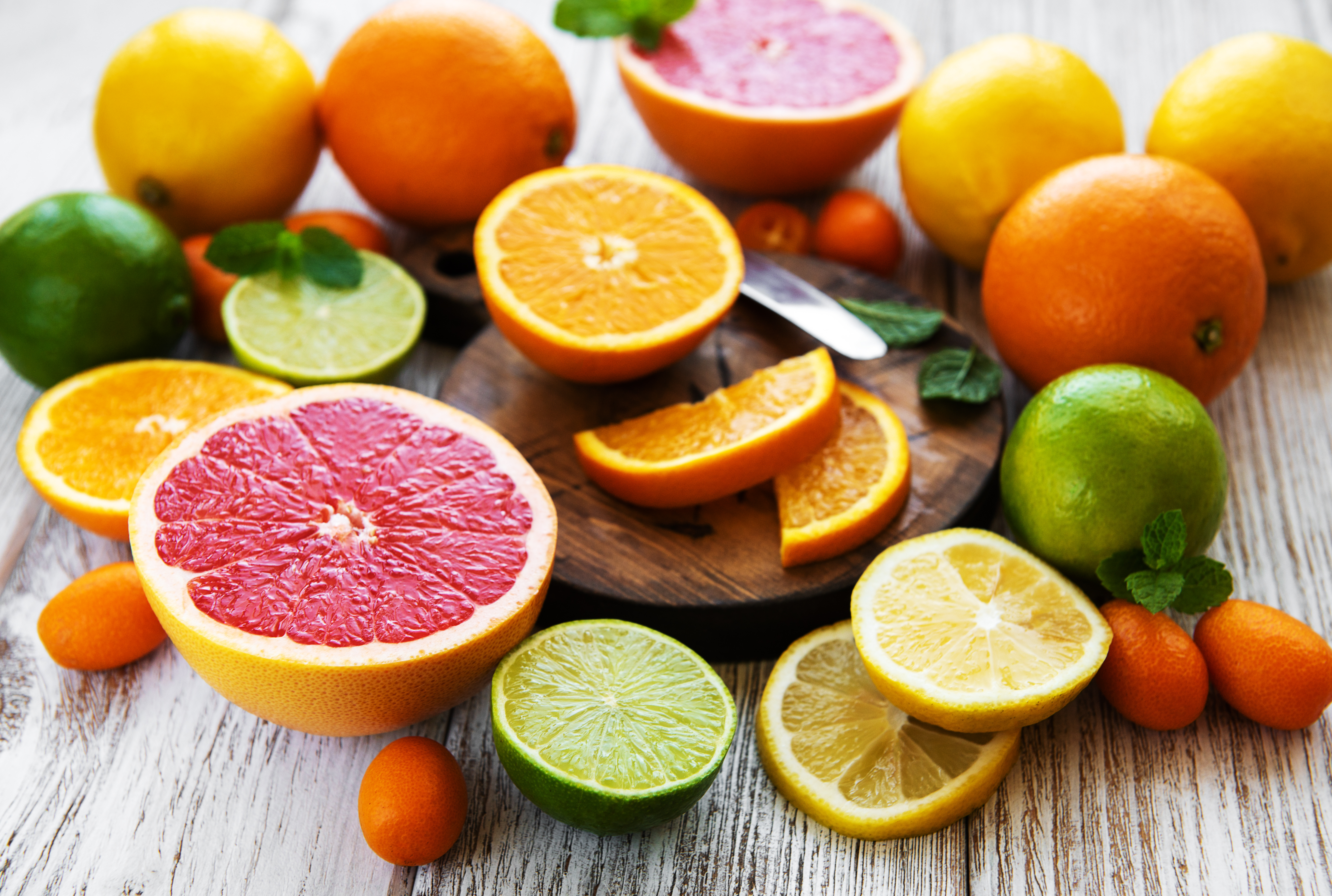 https://i-sam.unimedias.fr/2023/04/20/agrumes-fruits-citron-orange-pamplemousse-clementine.jpeg?auto=format%2Ccompress&cs=tinysrgb&ixlib=php-4.1.0&w=1200