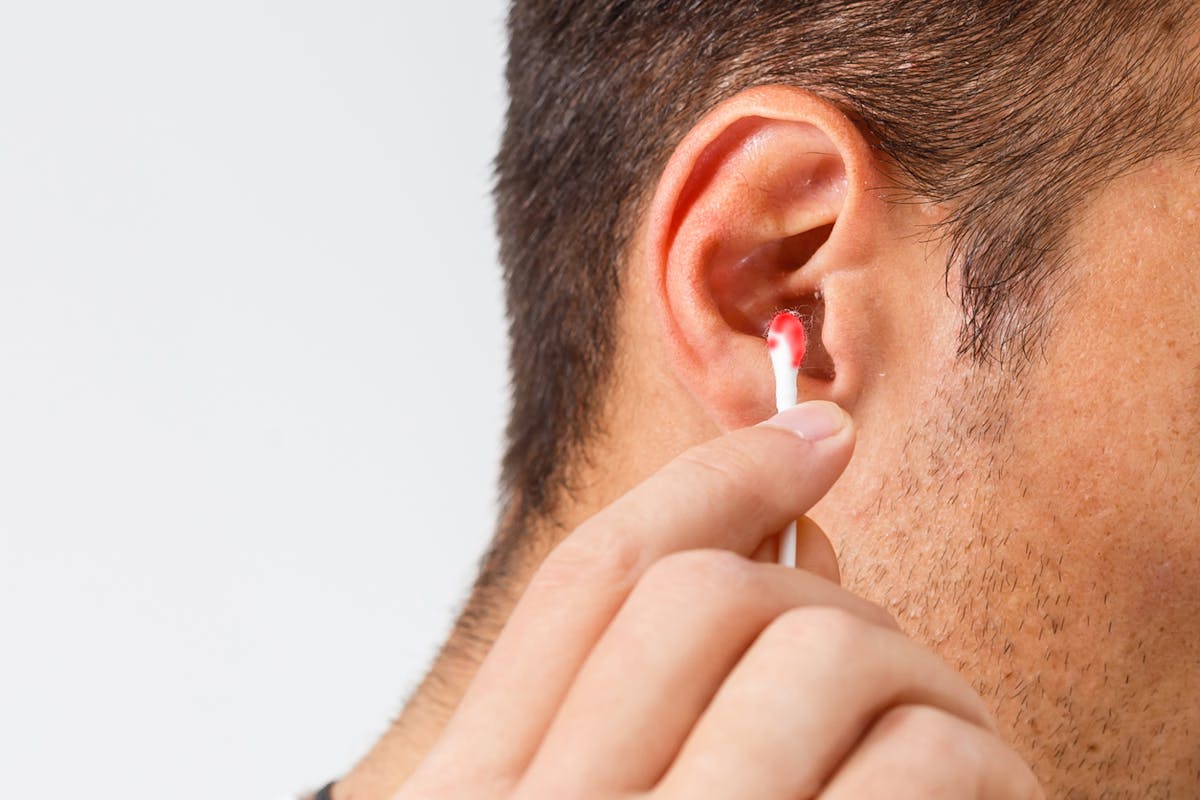 La question santé. Pourquoi avons-nous de la cire dans les oreilles ?