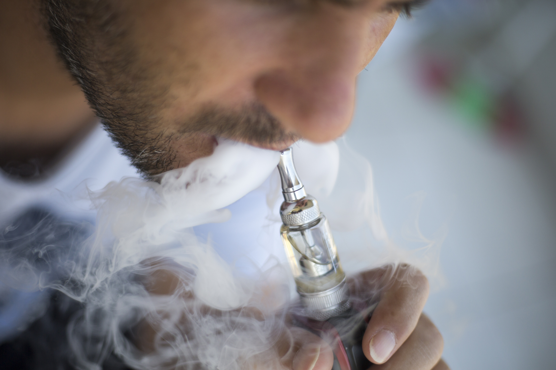 Des cigarettes électroniques prescrites pour arrêter de fumer ?