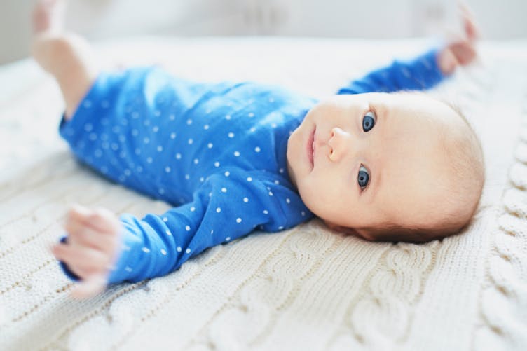 Bébé 4 mois : quelles sont les étapes de son développement ?