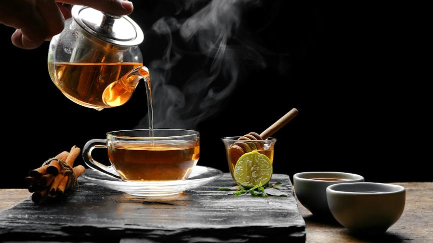 Dans quelles circonstances le thé peut-il faire grossir ?