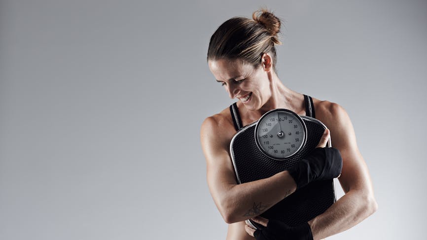 Le muscle pèse-t-il vraiment plus lourd que la graisse ?