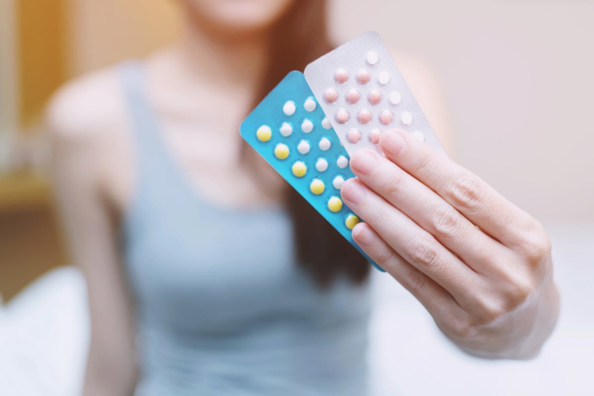 La pilule a-t-elle un effet sur la poitrine ? | Santé Magazine
