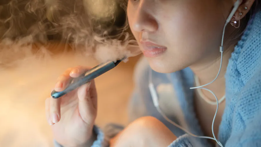 Dcouvrez les symptmes causs par le vapotage ds l'adolescence | Sant Magazine Dcouvrez les symptmes causs par le vapotage ds l'adolescence | Sant Magazine