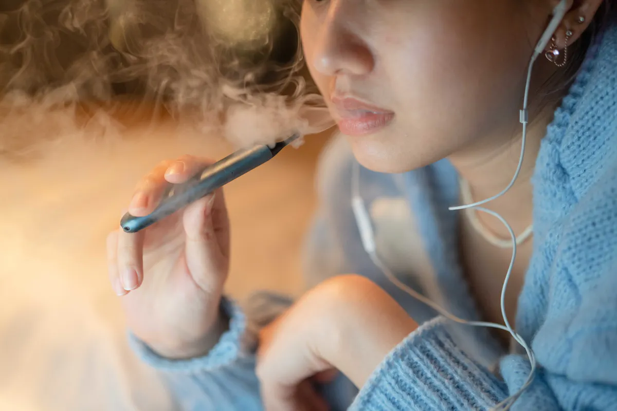 Dcouvrez les symptmes causs par le vapotage ds l'adolescence | Sant Magazine Dcouvrez les symptmes causs par le vapotage ds l'adolescence | Sant Magazine