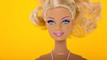 Barbie botox : quelle est cette opération de chirurgie esthétique qui fait fureur ?