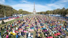 Découvrez l’atelier yoga à La Parisienne 2023