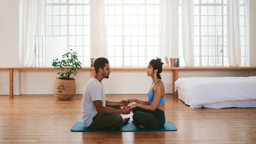 Comment s'initier au yoga tantrique ? 