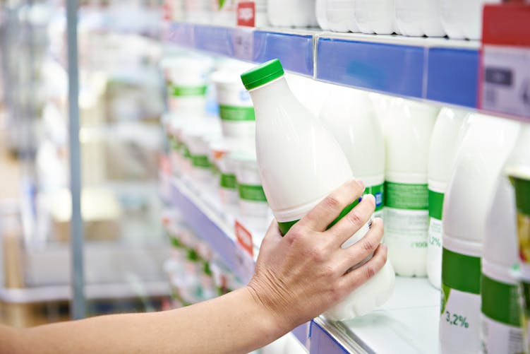 Pourquoi des bouteilles de lait de grandes marques sont rappelées