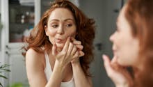 Pimple Popping : la tendance TikTok qui fait éclater les boutons d'acné, mais pas sans risque