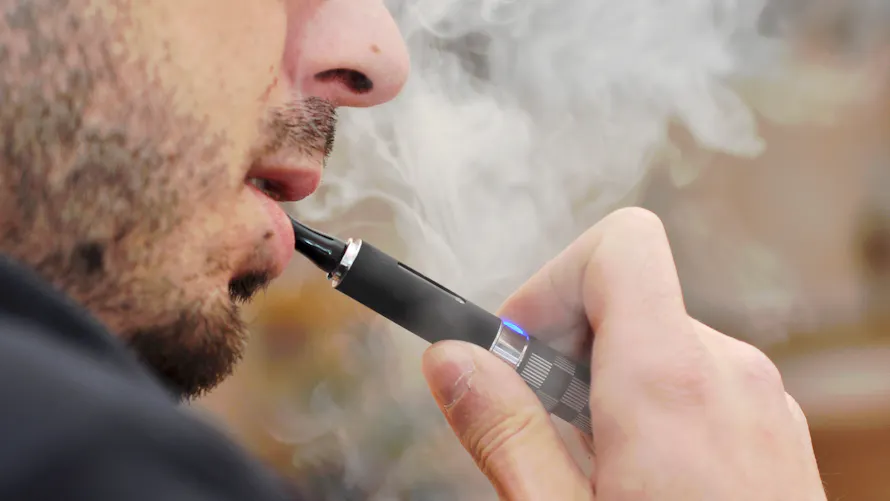 Les cigarettes lectroniques plus efficaces que les substituts classiques pour arrter de fumer, selon une tude | Sant Magazine Les cigarettes lectroniques plus efficaces que les substituts classiques pour arrter de fumer, selon une tude | Sant Magazine