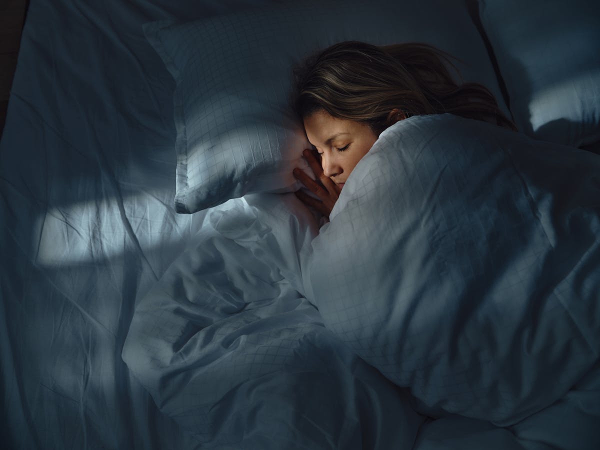 Combien d'heures de sommeil par nuit pour un adulte ?