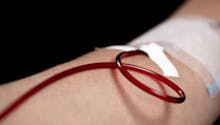 Scandale au Royaume-Uni : des enfants utilisés pour des essais cliniques avec du sang contaminé