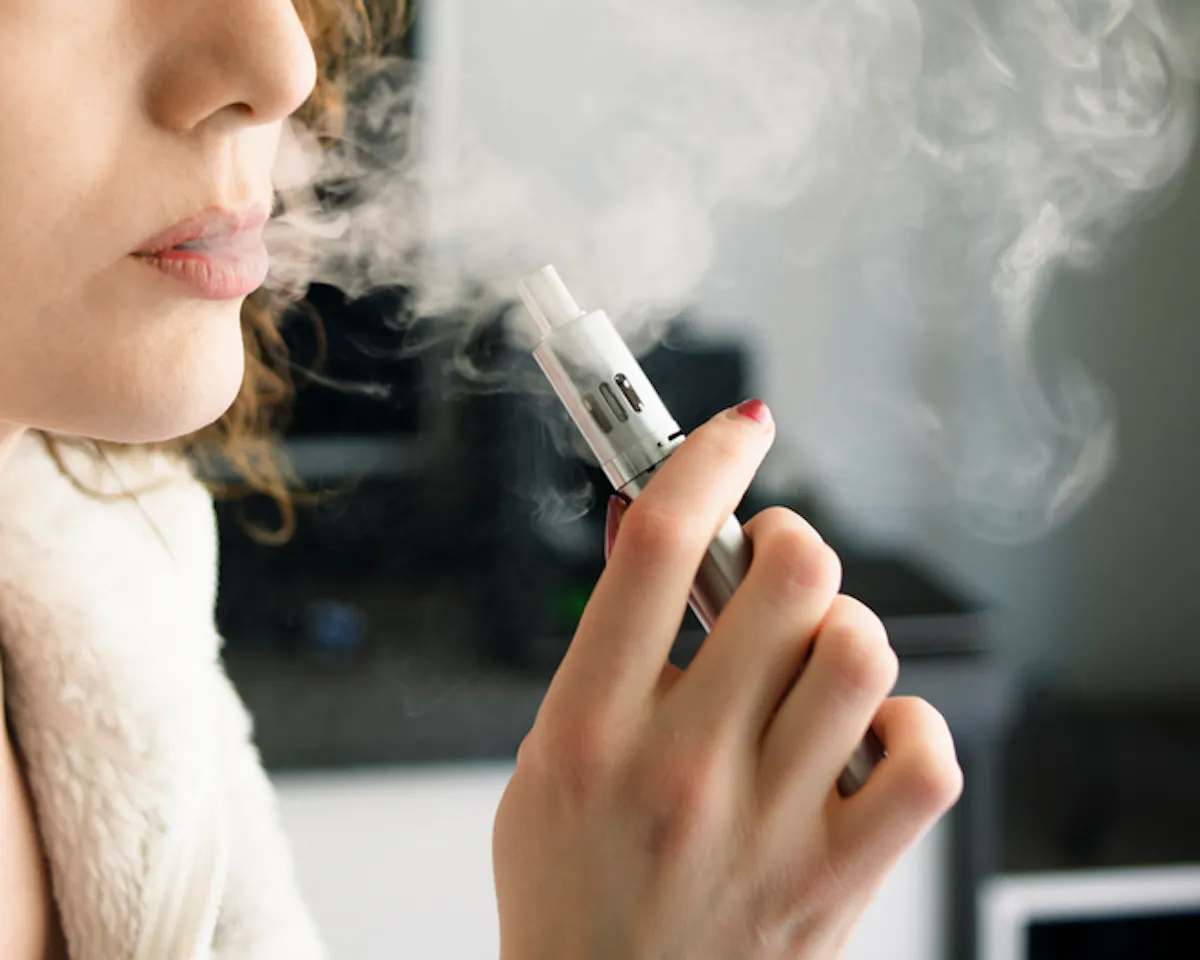 La cigarette lectronique aurait un impact inattendu (et grave) sur la sant des femmes, selon une tude | Sant Magazine La cigarette lectronique aurait un impact inattendu (et grave) sur la sant des femmes, selon une tude | Sant Magazine
