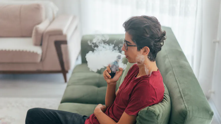 seulement 15 ans, son urine devient noire cause de la cigarette lectronique | Sant Magazine seulement 15 ans, son urine devient noire cause de la cigarette lectronique | Sant Magazine