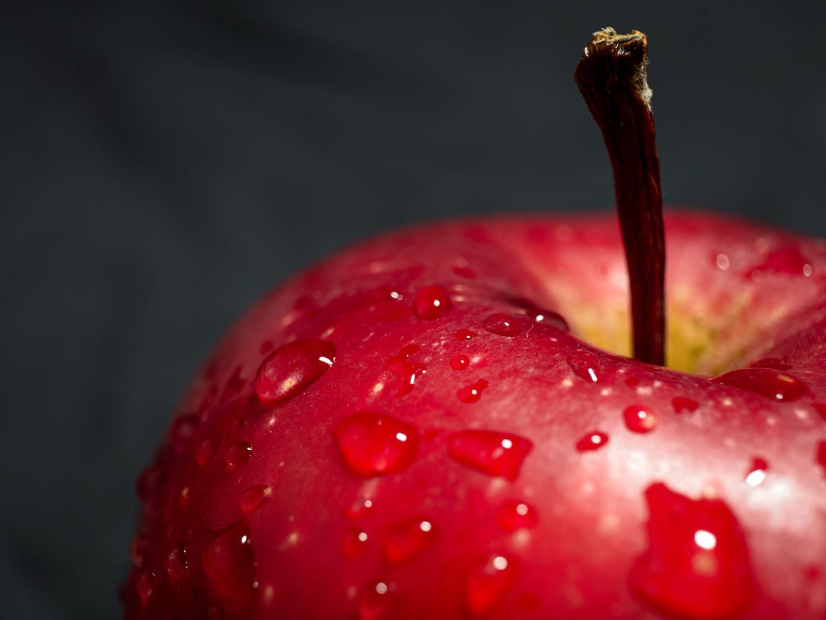 Attention aux pépins de pomme un risque de toxicité à forte dose Santé Magazine