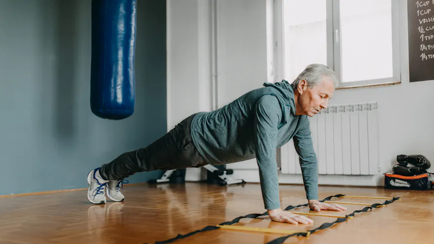 Comment faire des pompes après 60 ans ? | Santé Magazine