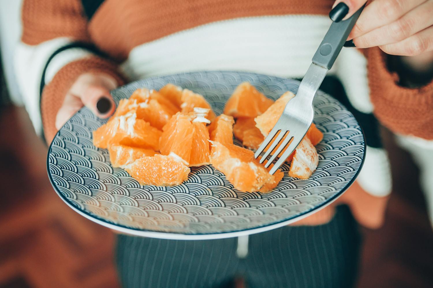 Peut-on manger une orange le soir ?