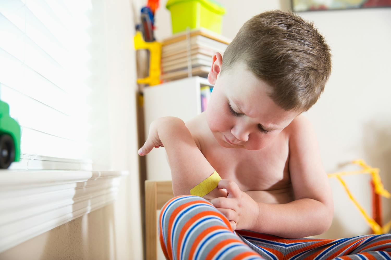Allergie au pansement : symptômes, causes, traitement