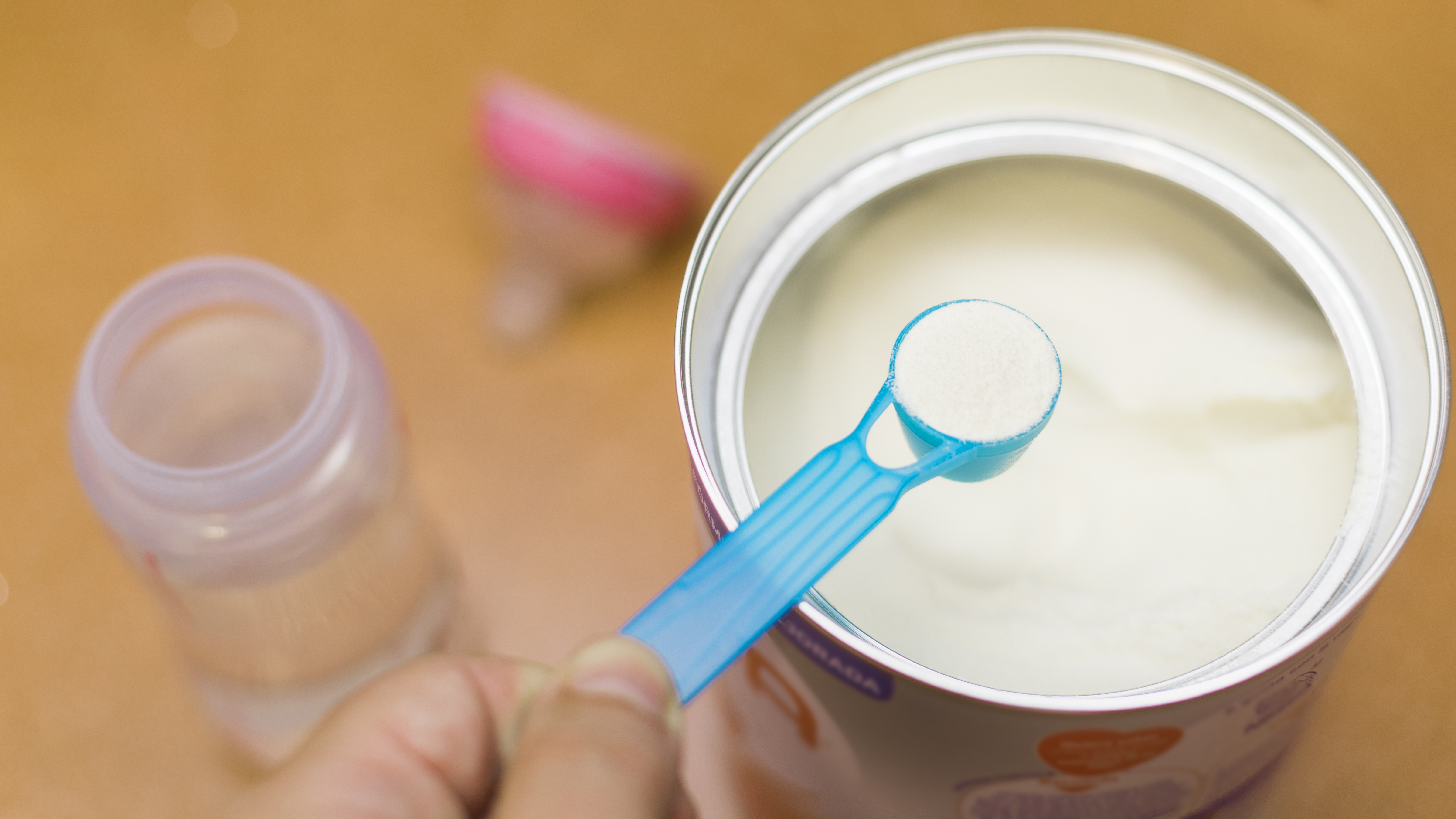 Lactalis rappelle six lots de lait infantile en France