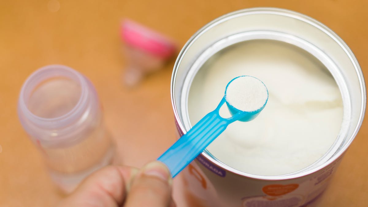 Lactalis rappelle six lots de lait infantile en France
