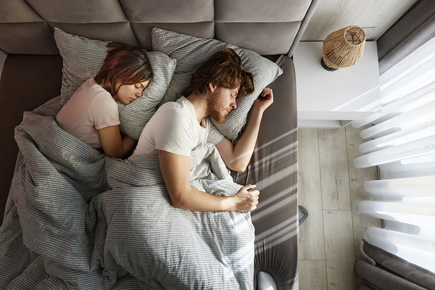 Dormir avec quelqu'un qu'on aime, c'est forcément bon pour la santé ?