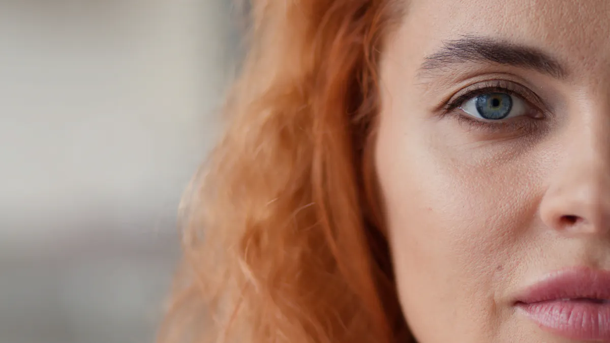 Vous perdez vos sourcils : et si votre thyroïde était en cause ?