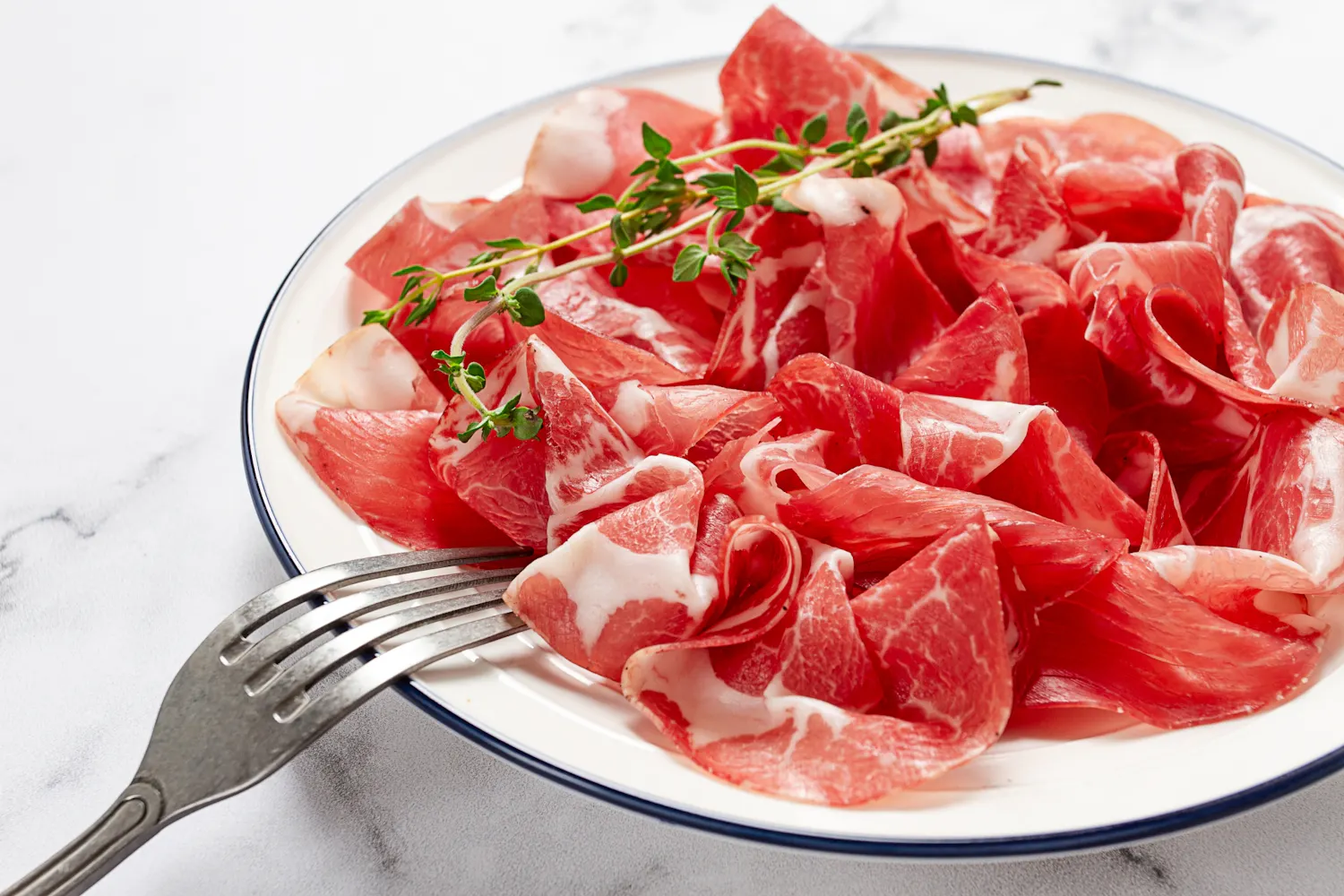 Cette charcuterie vendue dans toute la France ne doit pas être consommée