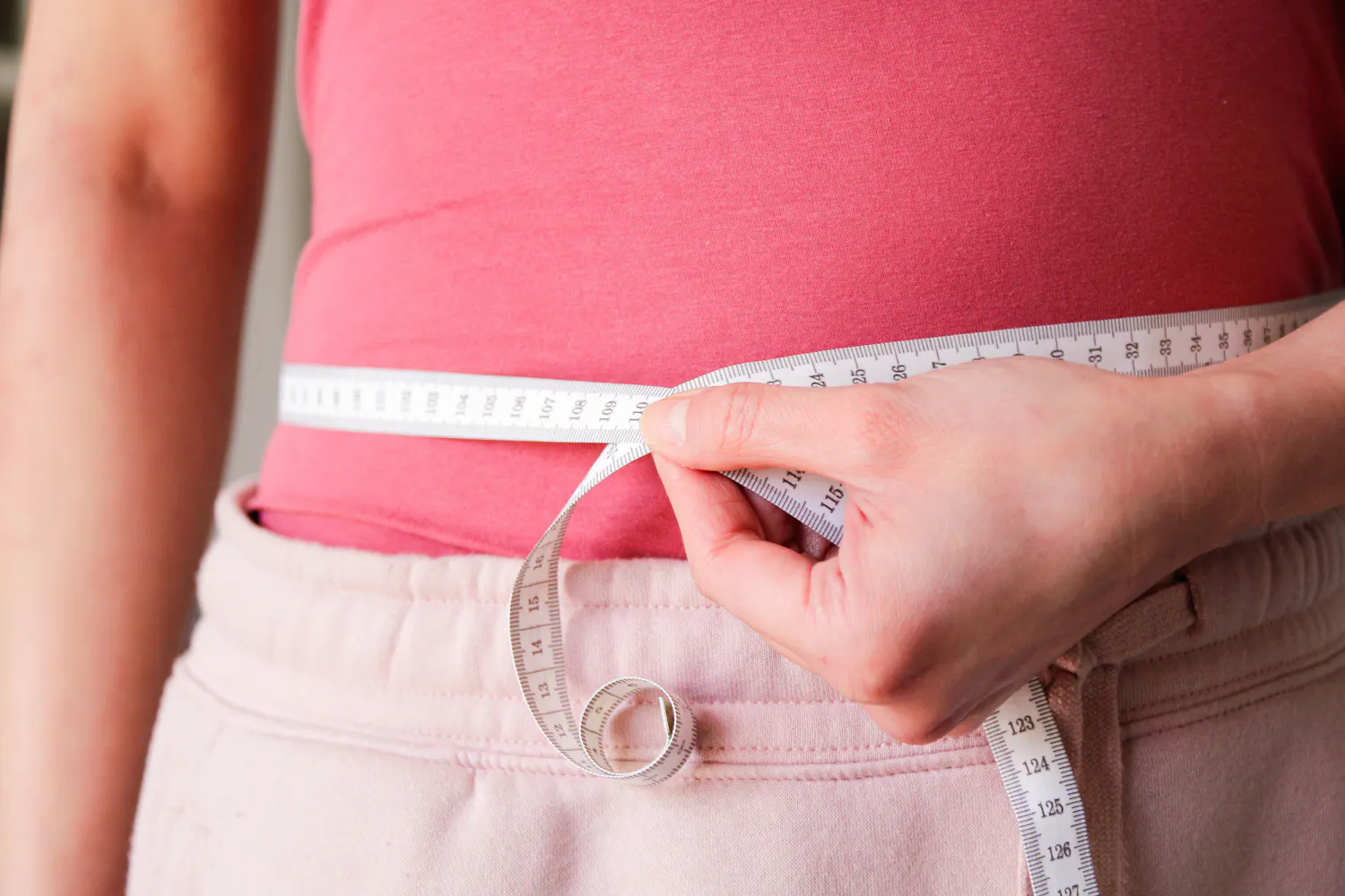 10 conseils pour réduire sa graisse abdominale après 40 ans