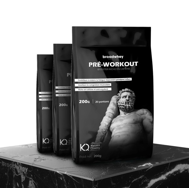 Trois sachets de supplément pré-entraînement Broadwhey avec une statue antique en illustration.
