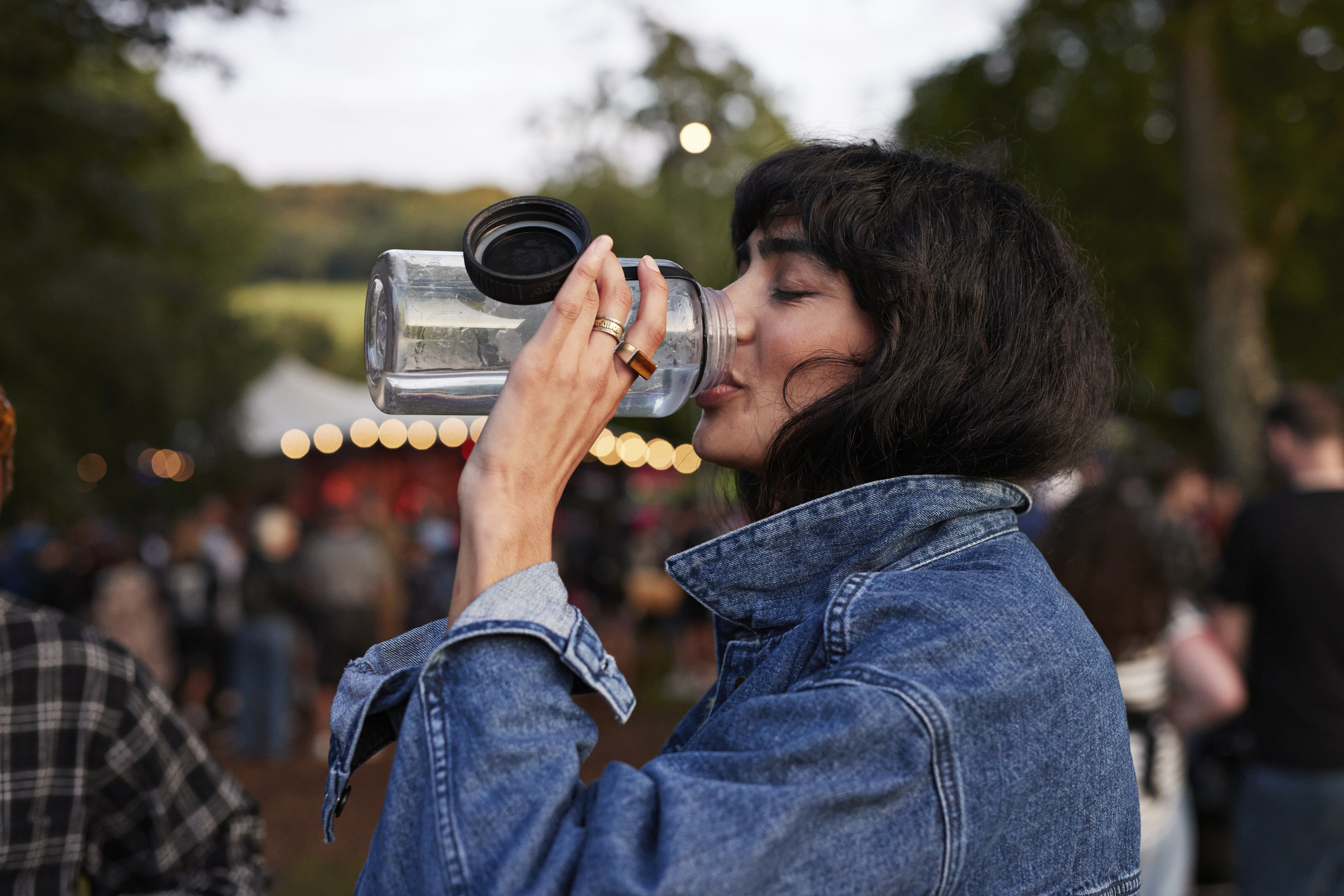 Eau, lait, boisson avec électrolytes : quelle est la meilleure façon de s'hydrater ?