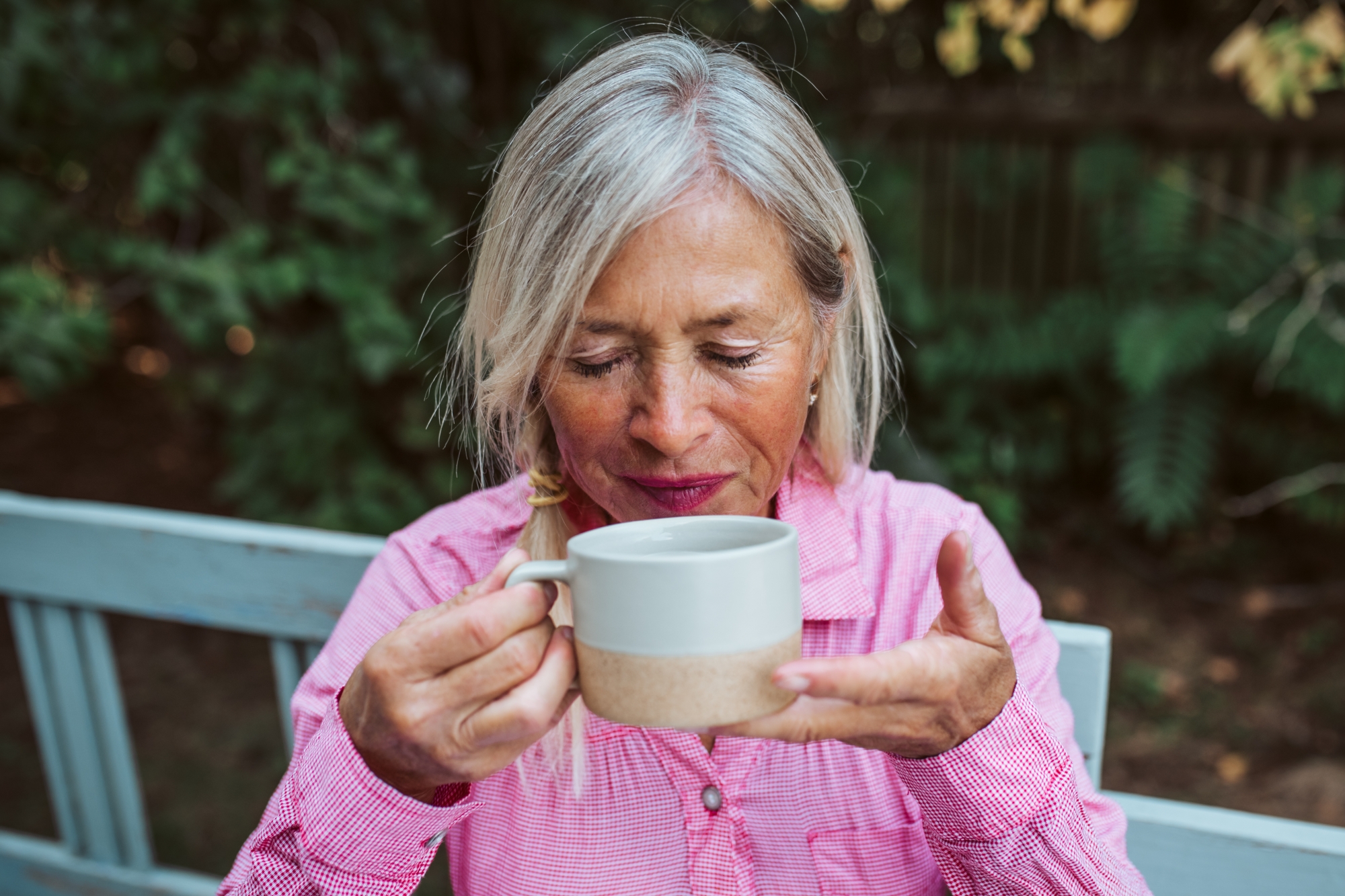 Thé ou café : la caféine fragilise-t-elle les os ou les rend-elle plus solides ?