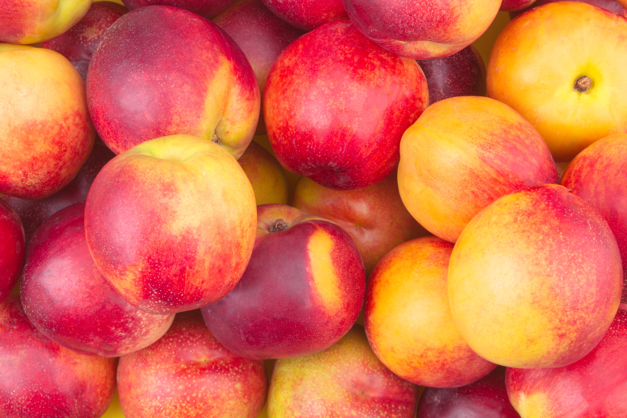 Carrefour lance un rappel urgent pour ces pêches et nectarines bios vendues dans toute la France