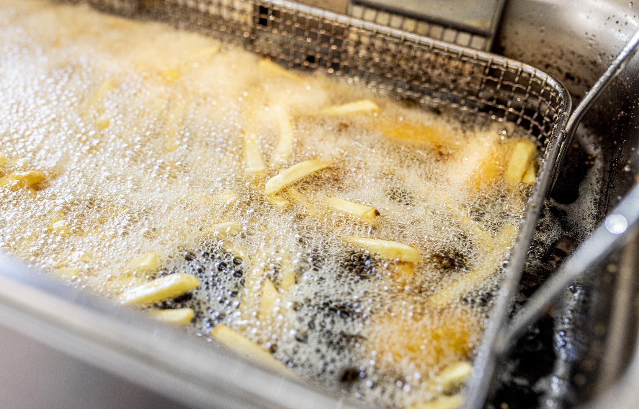 Quelle est la meilleure huile pour faire des frites quand on surveille sa santé ?