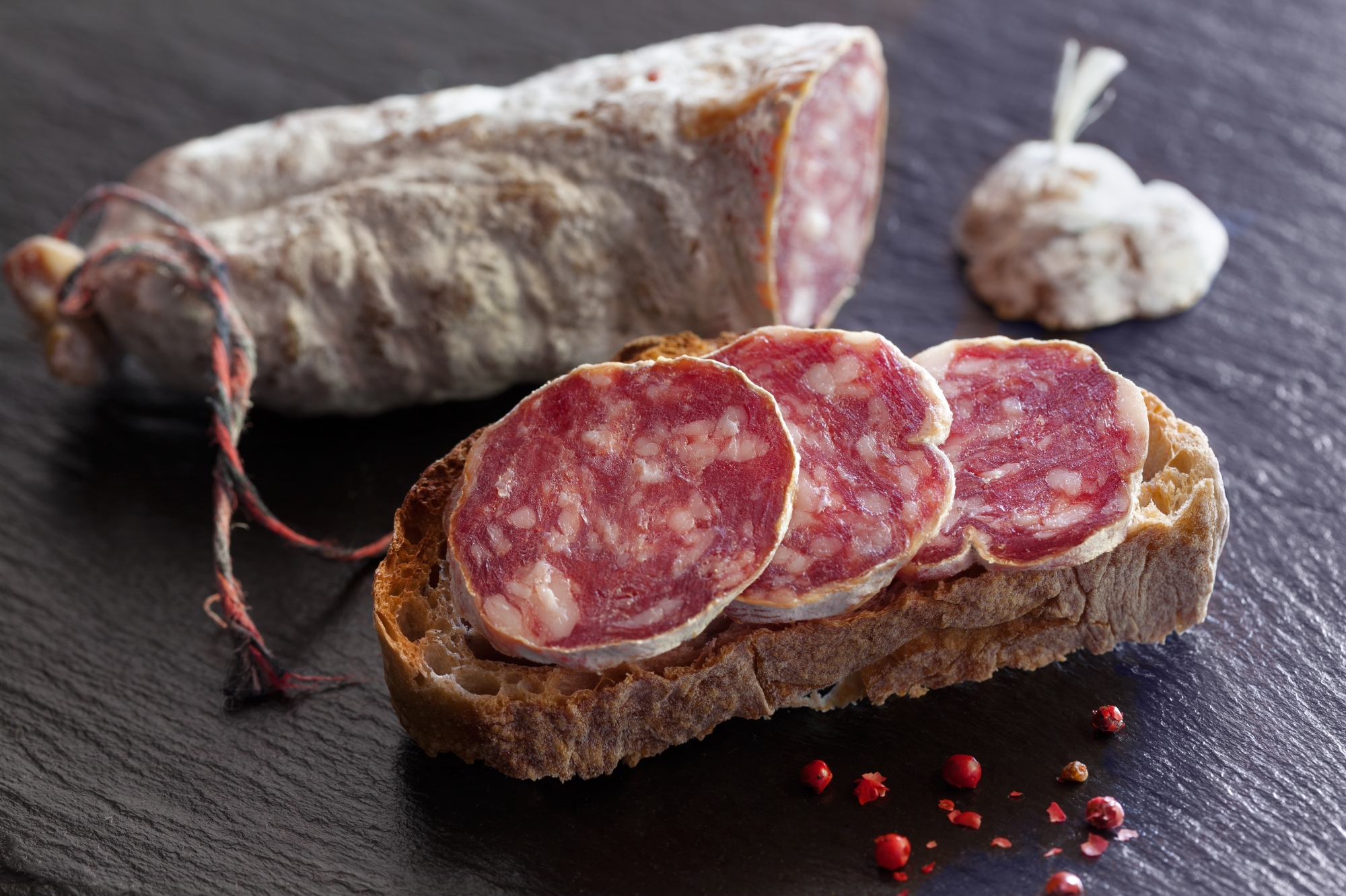 Alerte salmonelle : pourquoi ce saucisson contaminé est retiré d'urgence