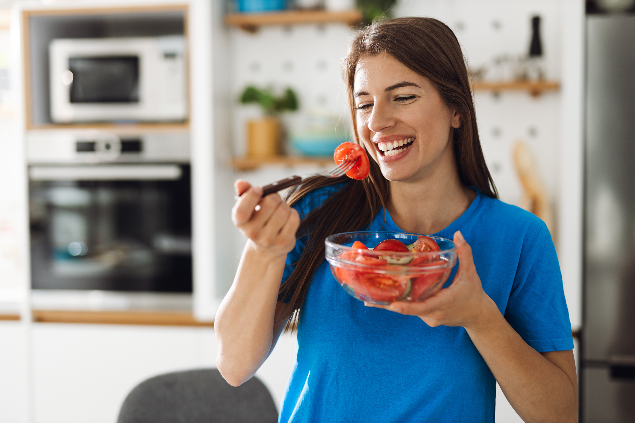Aphtes : faut-il éviter de manger des tomates ?