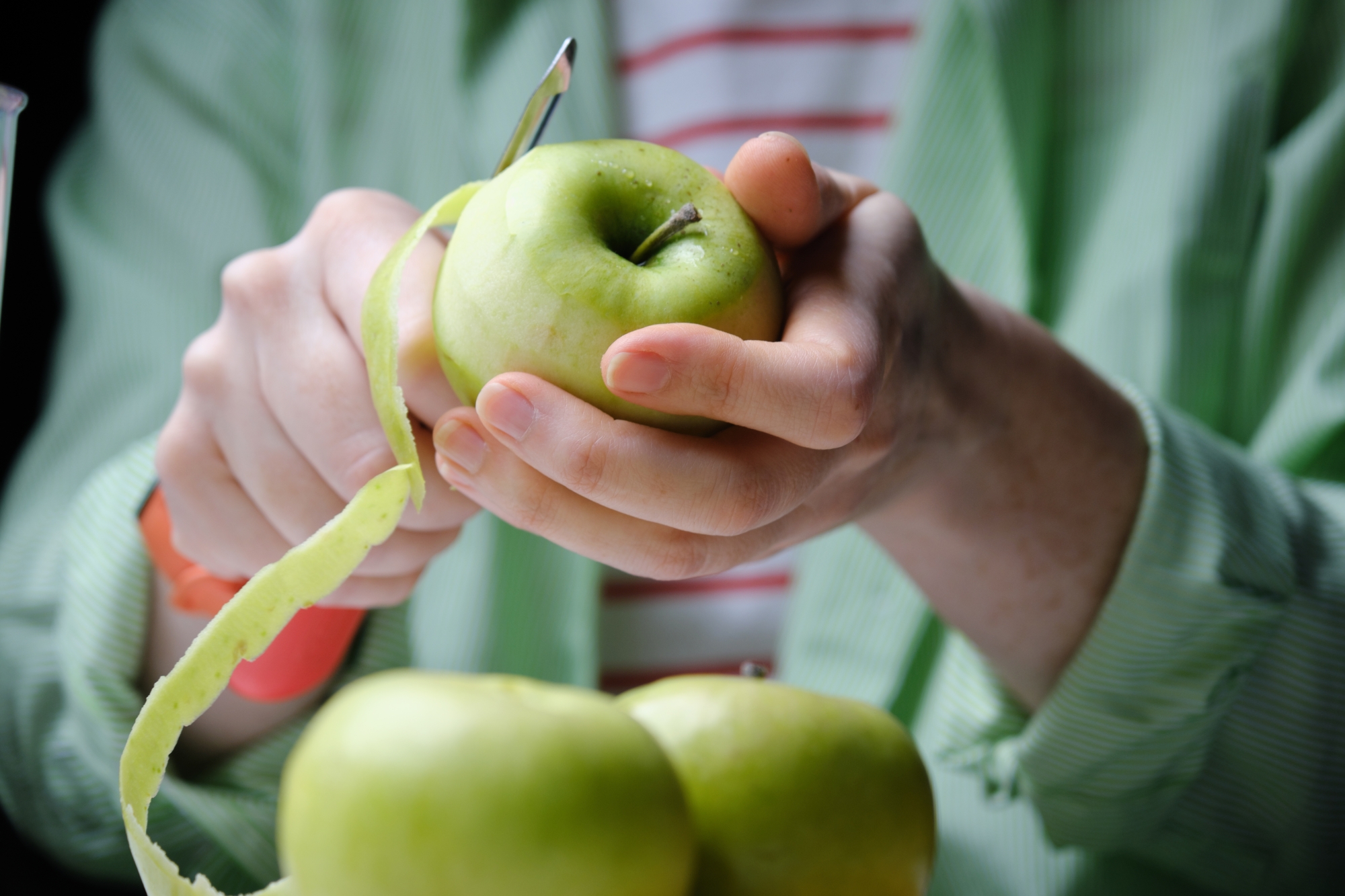 Pesticides/vitamines : faut-il éplucher les fruits et légumes ?