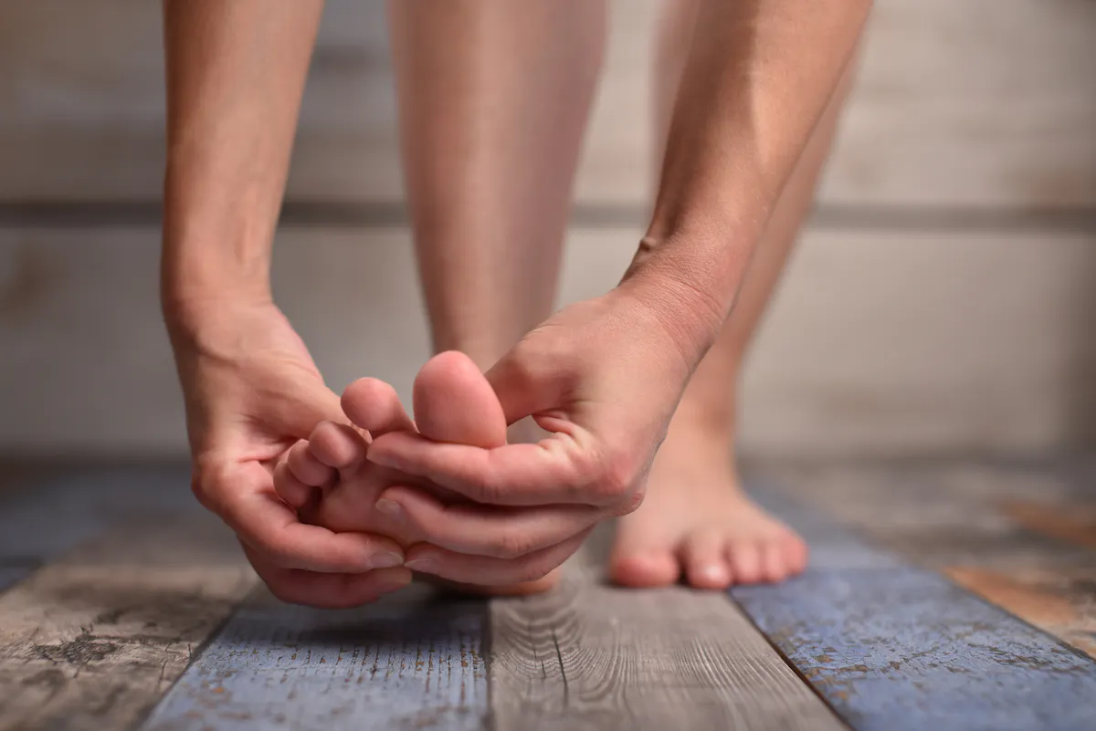 Pourquoi se masser soulage la douleur ?