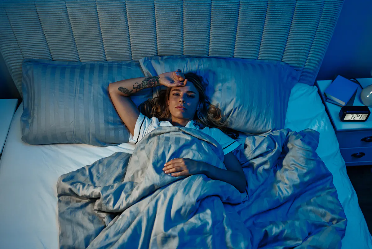 Sommeil agité : je bouge, je dors mal, Que faire ?