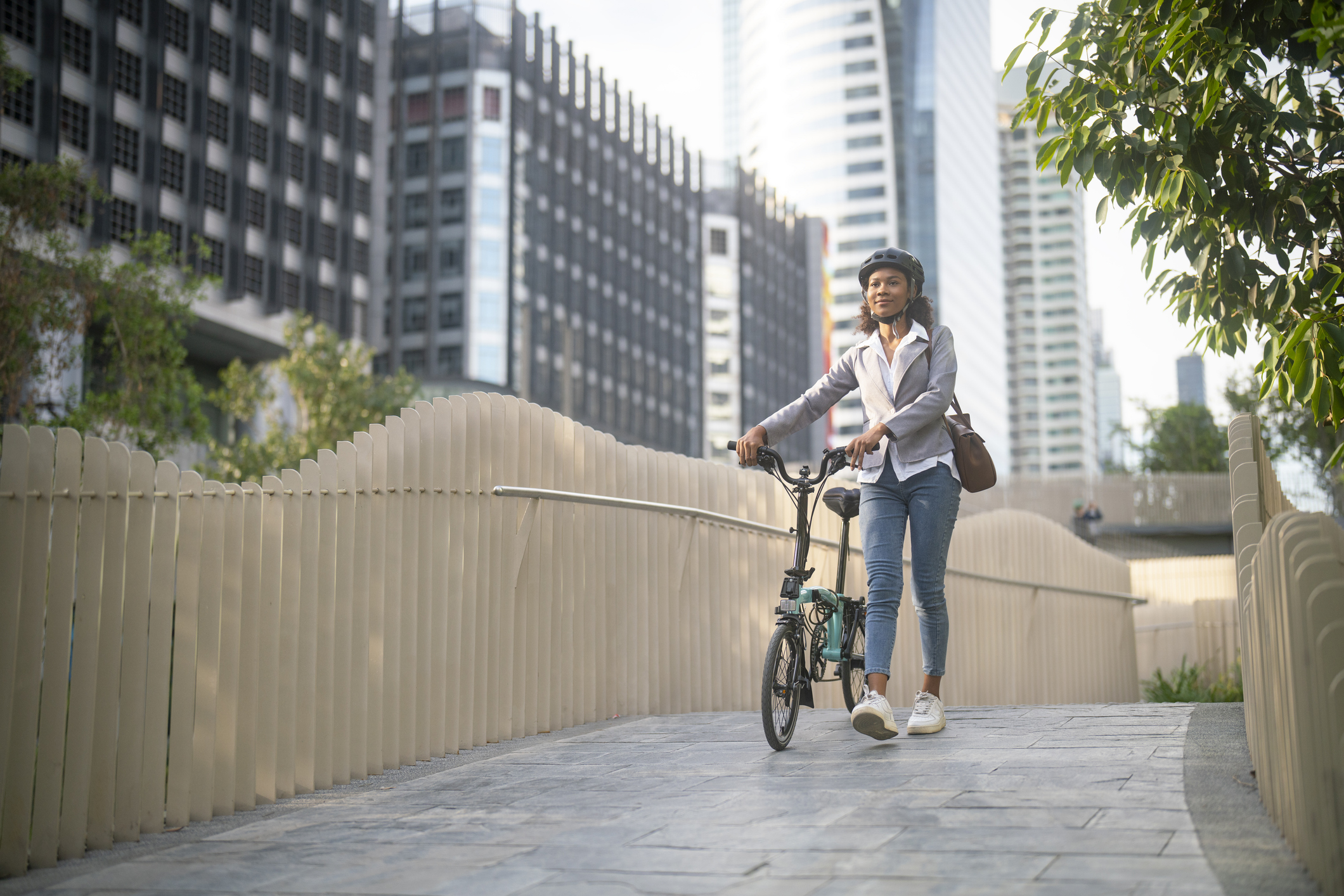 Cycling vs. Walking: Benefits and Precautions for Knee Health