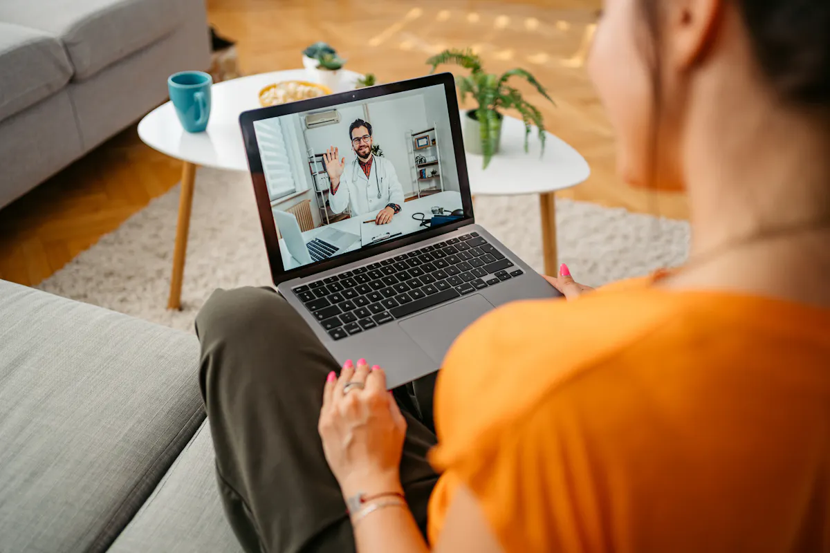 Payer pour doubler tout le monde en téléconsultation : pourquoi cette pratique fait débat