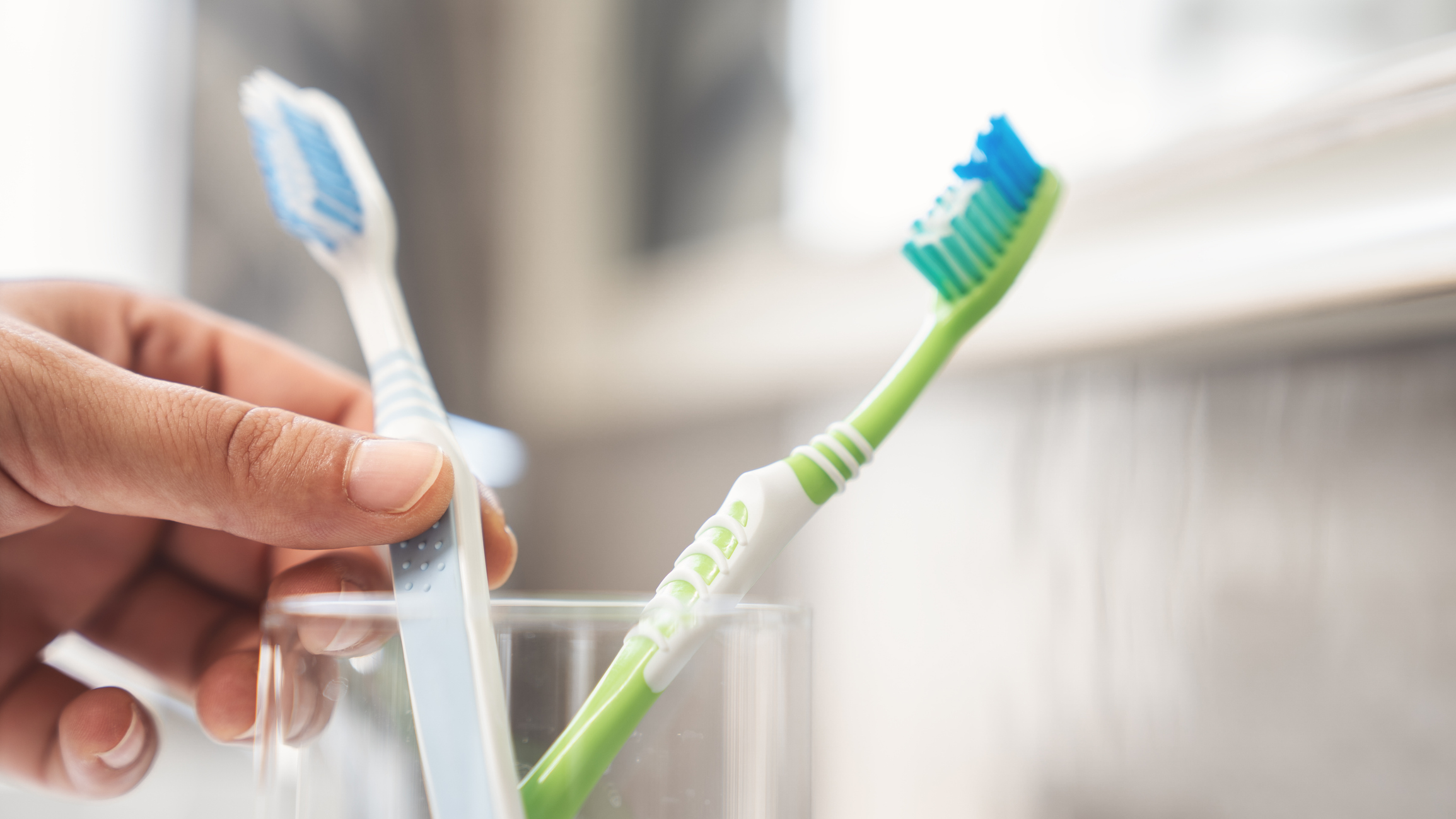 Comment bien nettoyer une brosse à dents ?