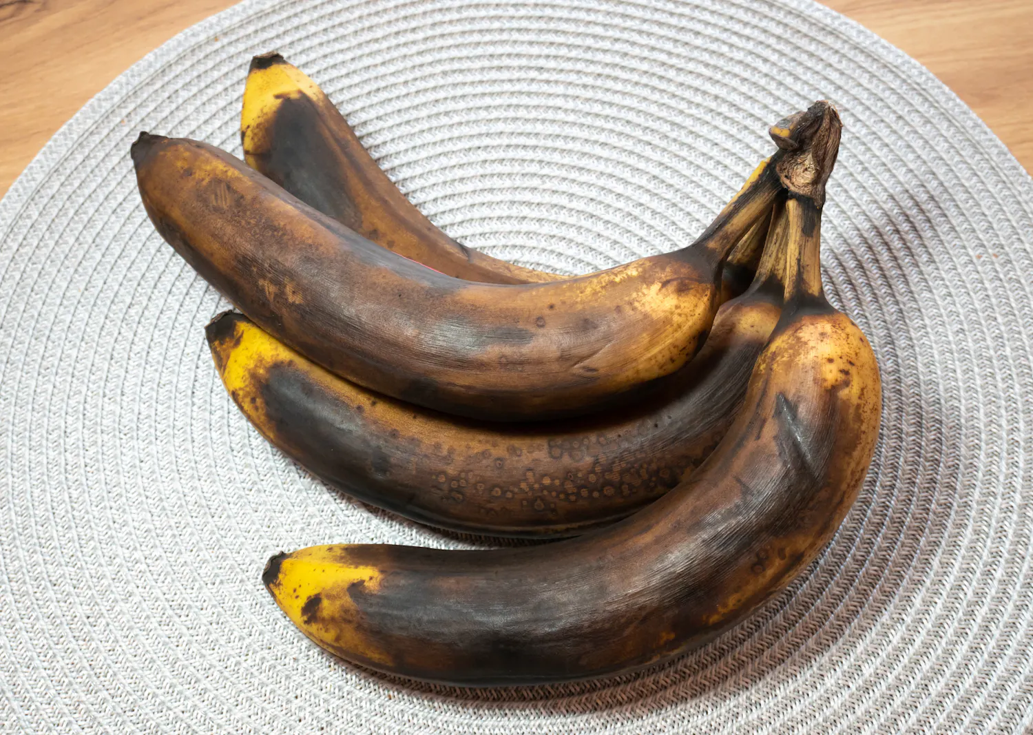 Black Bananas: When to Toss, When to Eat