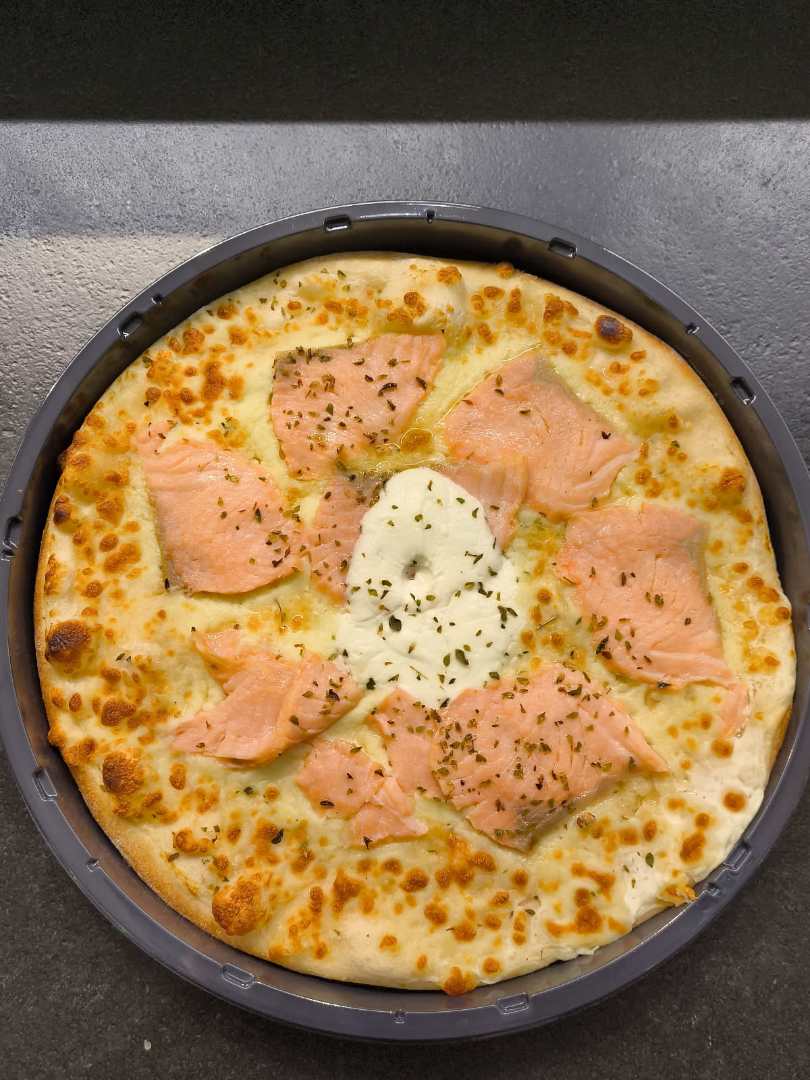 E.Leclerc Issues Urgent Recall of Salmon Pizza Over Safety Concerns